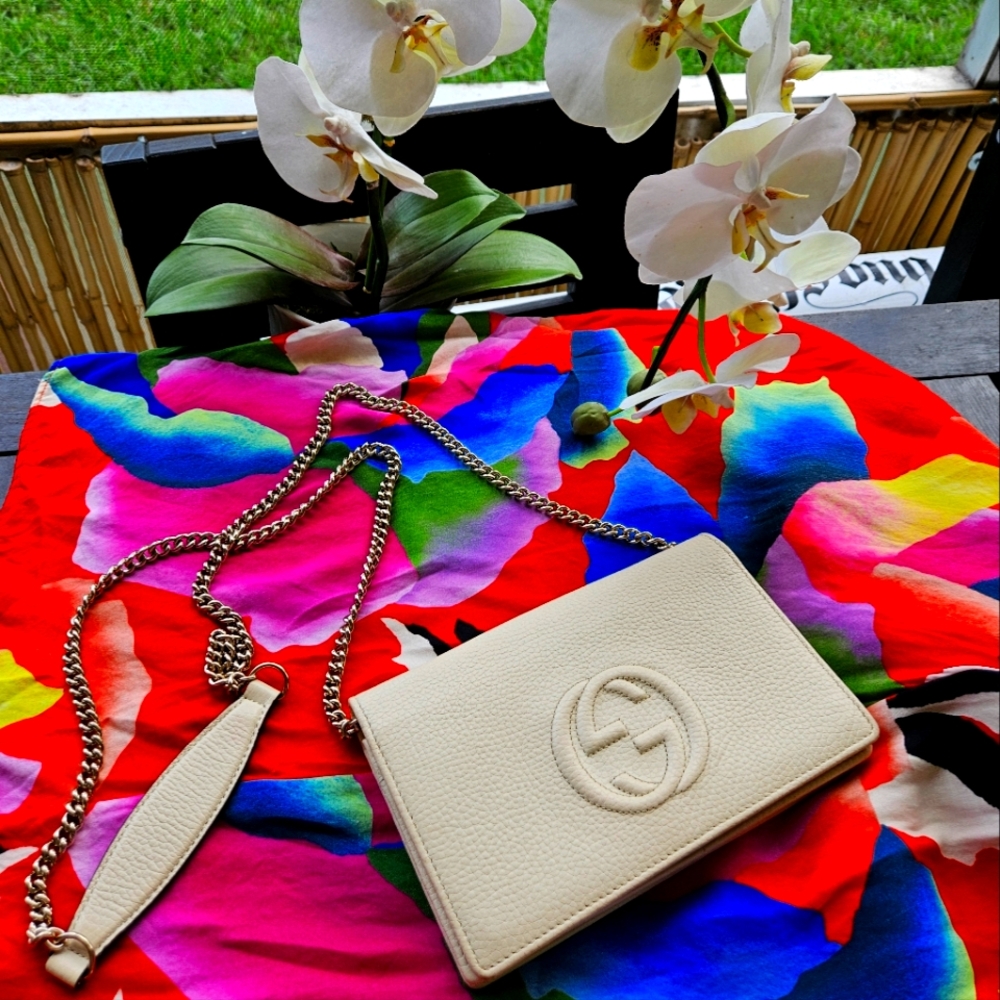 Authentic Gucci Pebbled Calfskin Soho shoulder bag